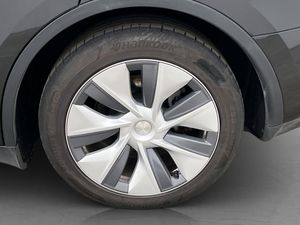 Tesla Model Y bild 32