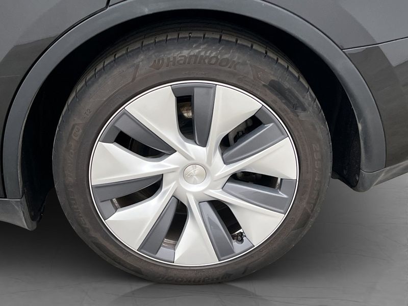 Tesla Model Y bild 32