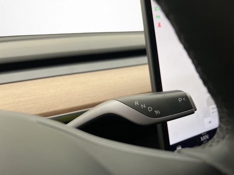 Tesla Model Y bild 17