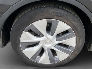 Tesla Model Y bild 33