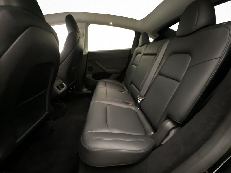 Tesla Model Y bild 27