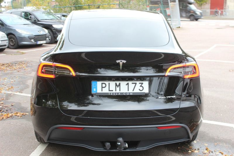 Tesla Model Y bild 18