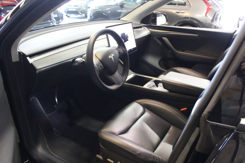 Tesla Model Y bild 10