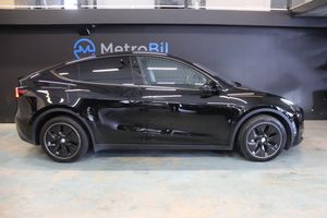 Tesla Model Y bild 6