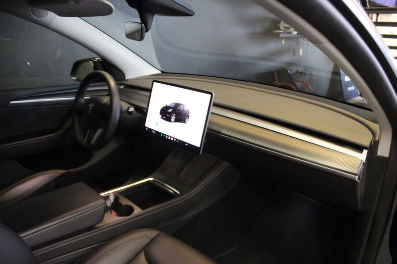 Tesla Model Y bild 9
