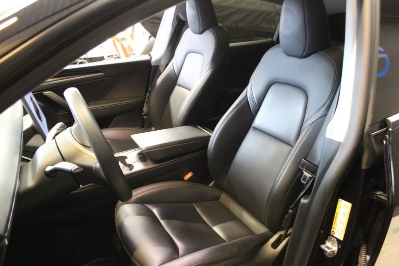 Tesla Model Y bild 11