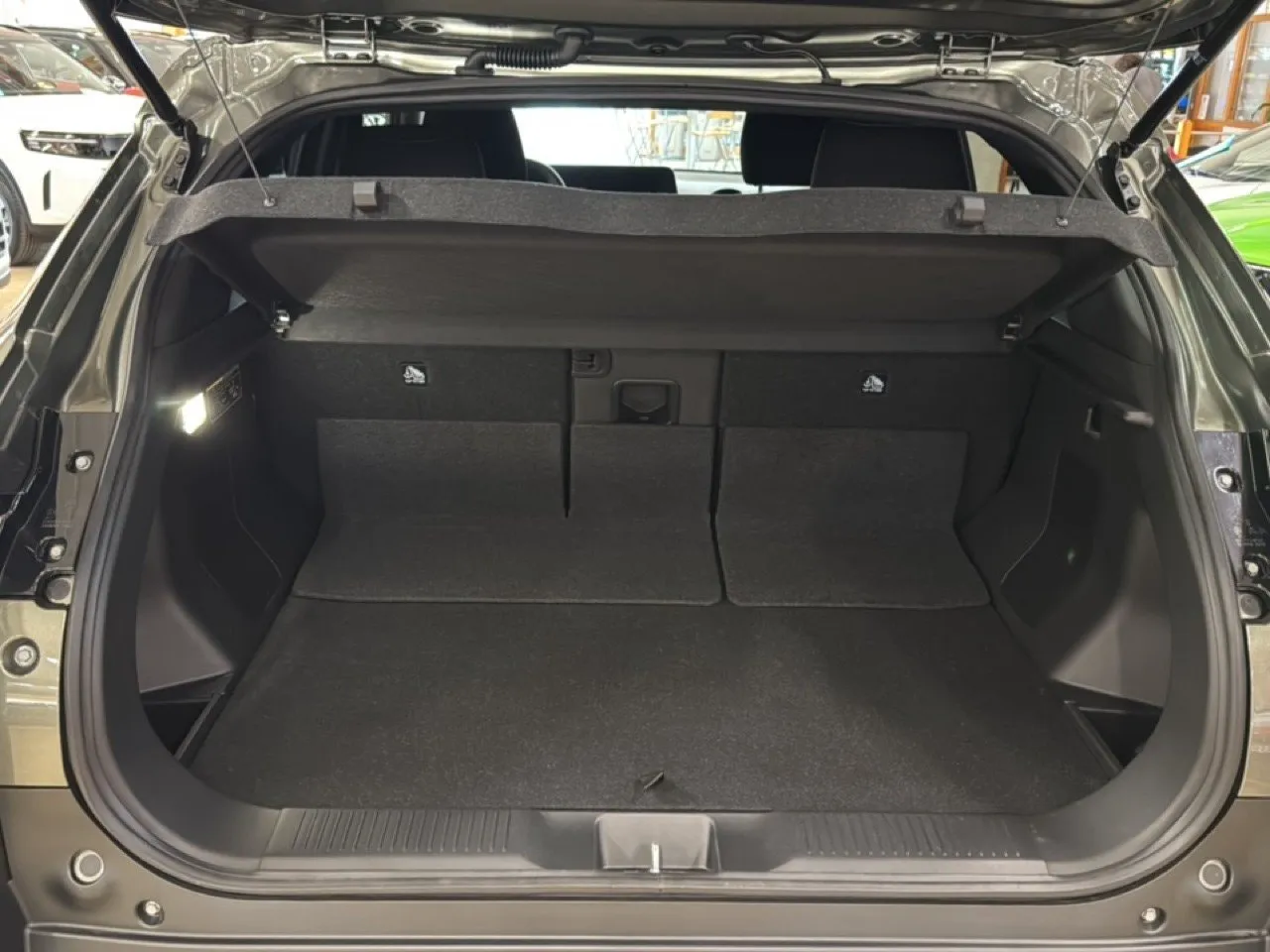 Vehicle image 13