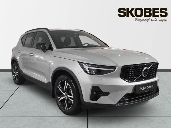 Volvo XC40 B3 FWD Bensin Plus Dark - 2025