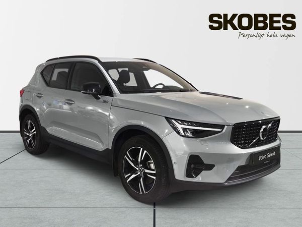 Volvo XC40 B3 FWD Bensin Plus Dark - 2025