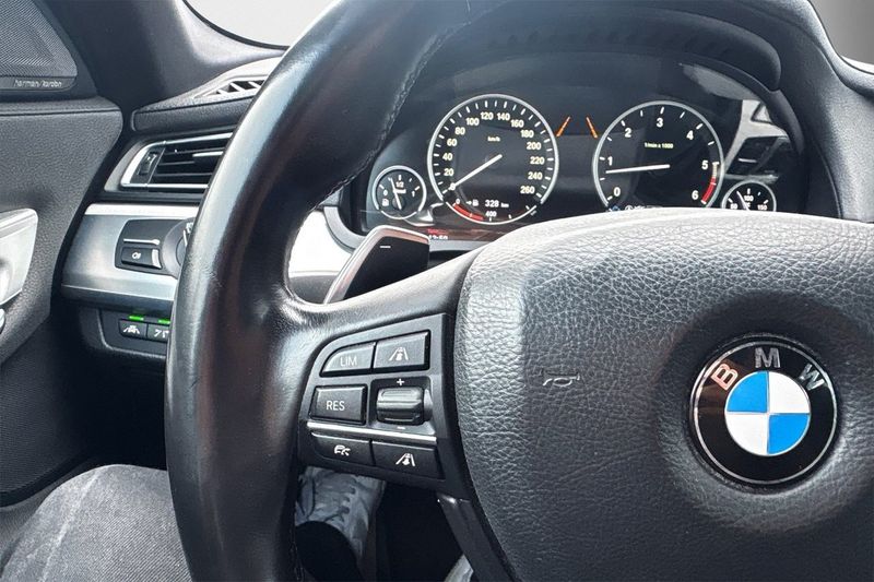 BMW 740 bild 19