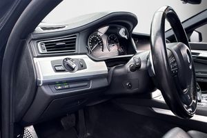 BMW 740 bild 17