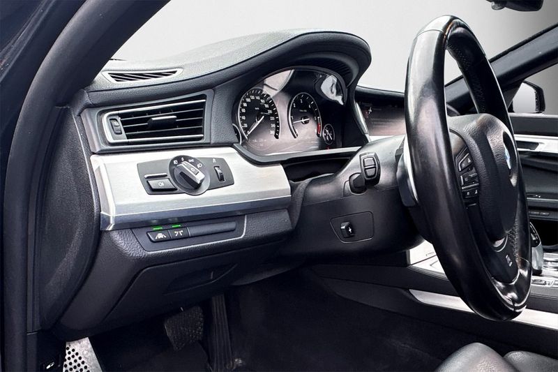 BMW 740 bild 17