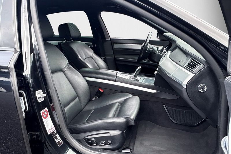 BMW 740 bild 10