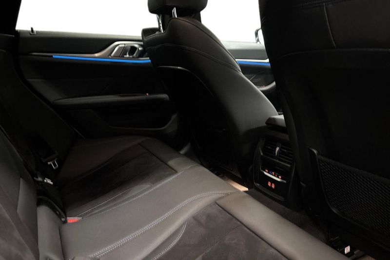 BMW i4 bild 7