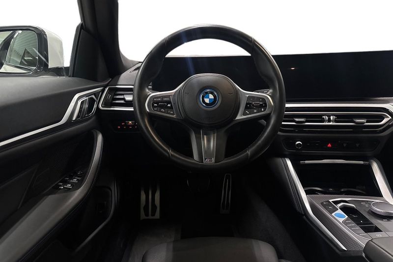 BMW i4 bild 9