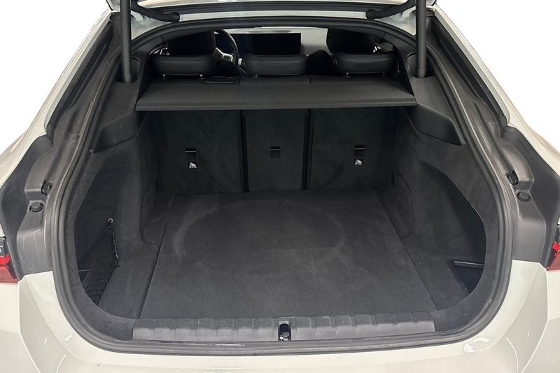 BMW i4 bild 10