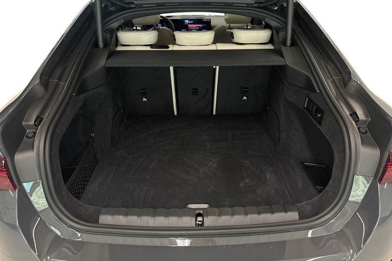 BMW i4 bild 10