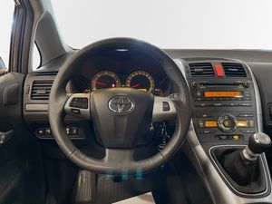 Toyota Auris bild 9