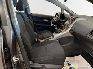 Toyota Auris bild 6