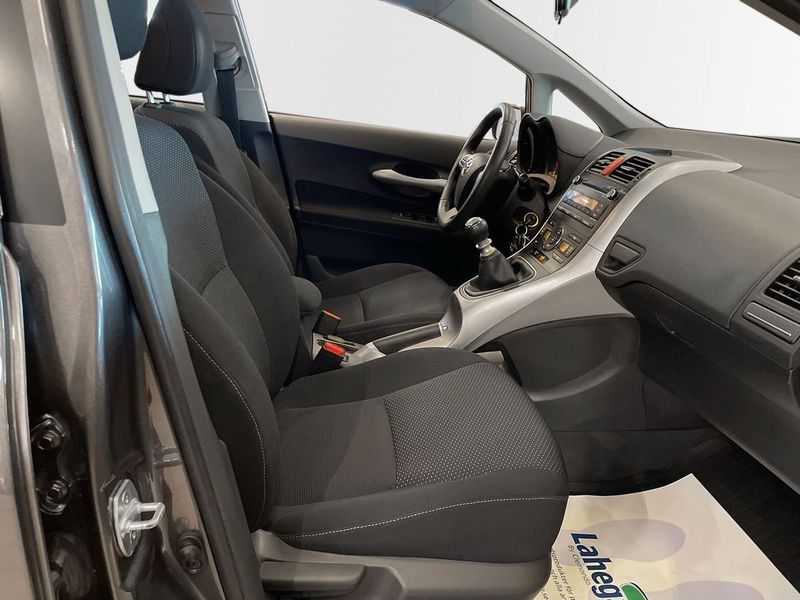 Toyota Auris bild 6