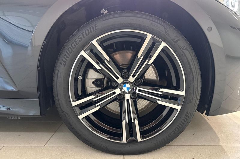 BMW 330 bild 13