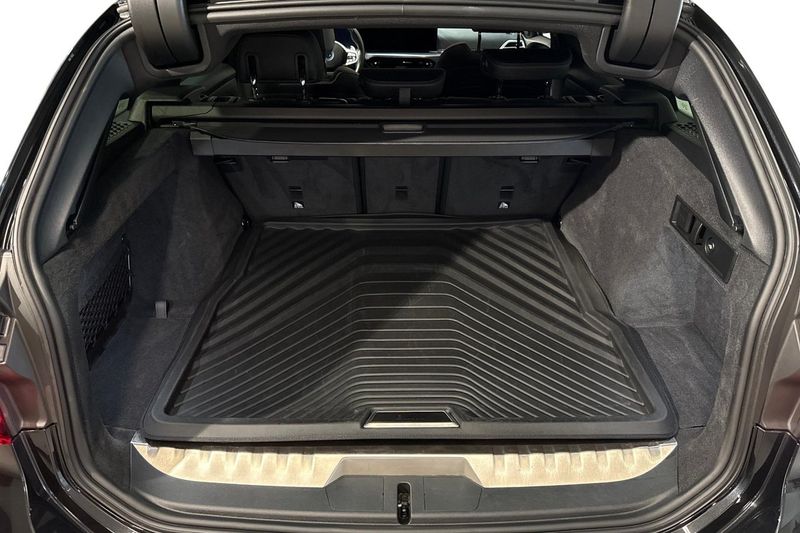 BMW 330 bild 12