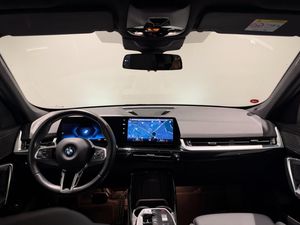 BMW iX1 bild 10