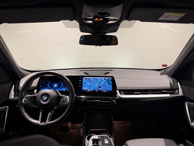 BMW iX1 bild 10