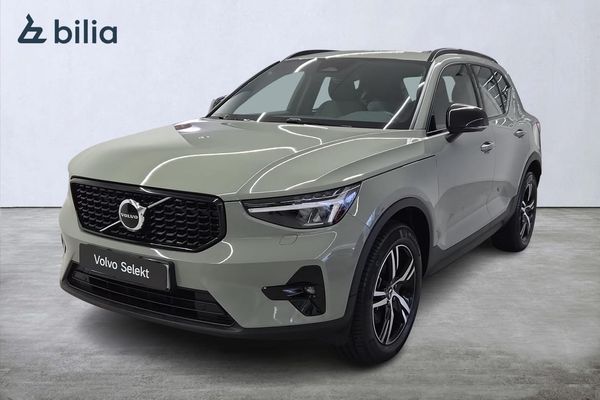 Volvo XC40 B4 FWD Bensin Plus Dark Bränslevärm I Rattvärme - 2025