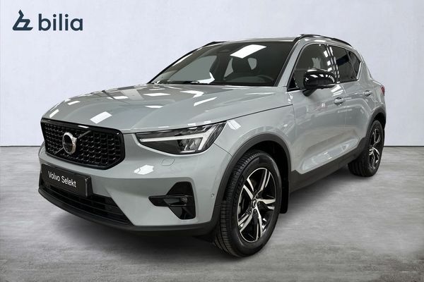 Volvo XC40 B3 FWD Bensin Plus Dark DRAG I 360° I Klimatpaket - 2025