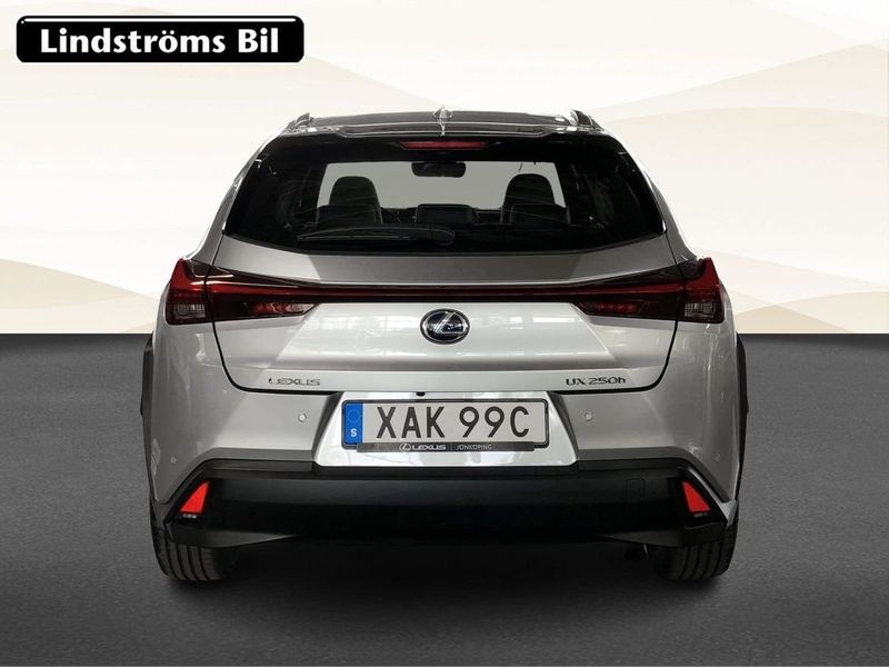 Lexus UX bild 7