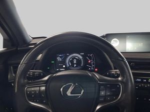 Lexus UX bild 14