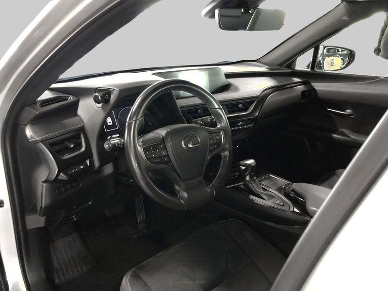 Lexus UX bild 13