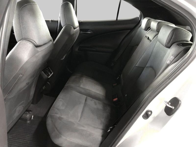 Lexus UX bild 10