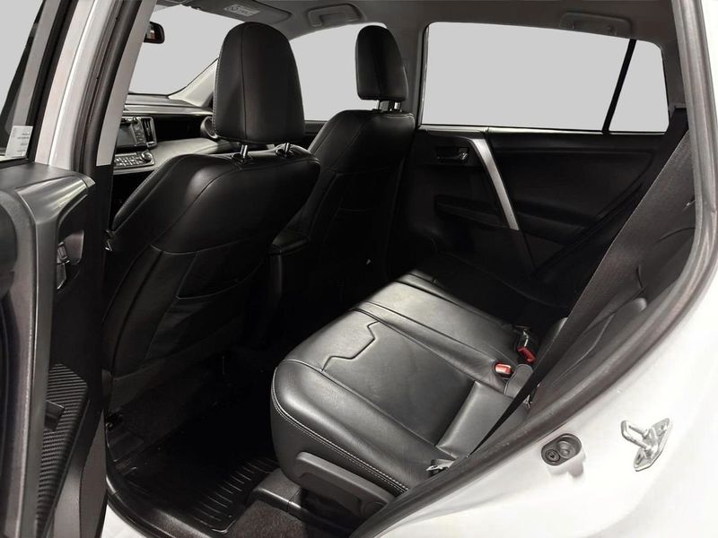 Toyota RAV4 bild 10