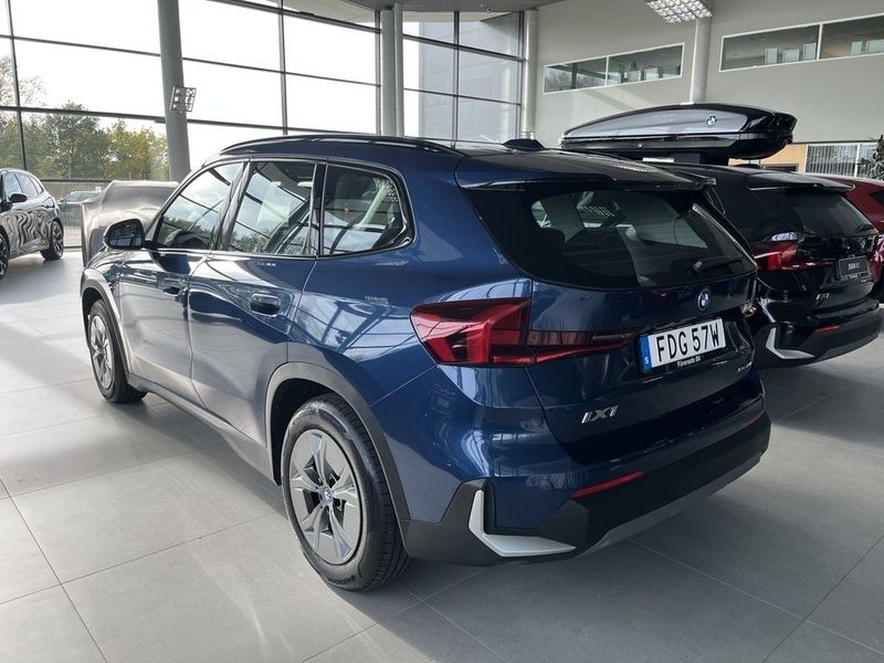 BMW iX1 bild 13