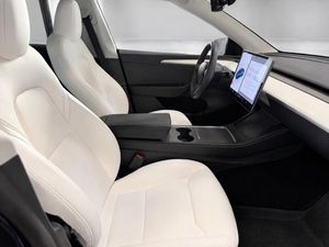 Tesla Model Y bild 8