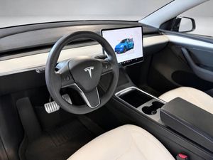 Tesla Model Y bild 9