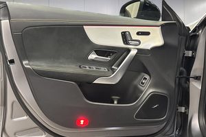 Mercedes CLA45 AMG bild 15