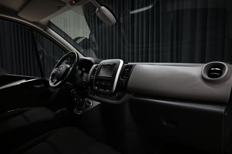 Renault Trafic bild 28