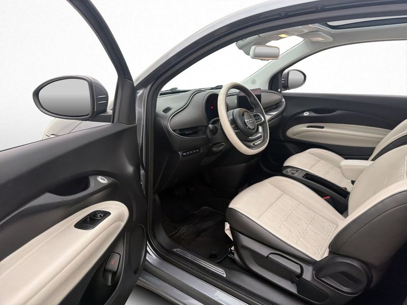 Fiat 500e bild 10