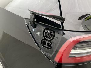 Tesla Model Y bild 31