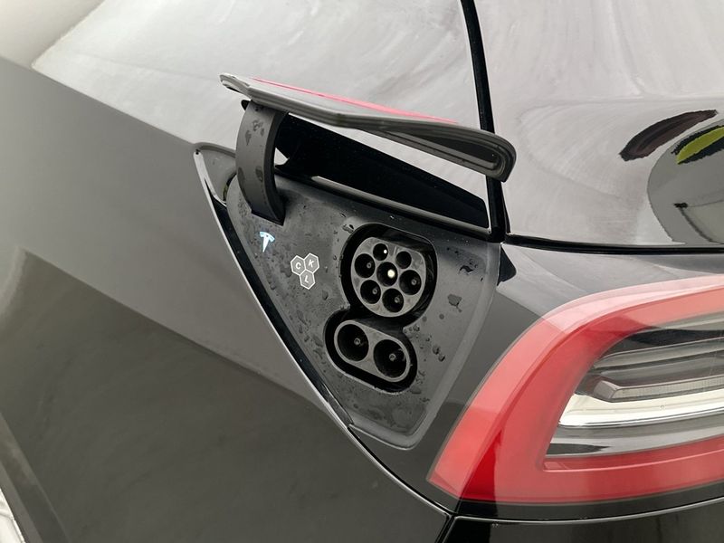Tesla Model Y bild 31
