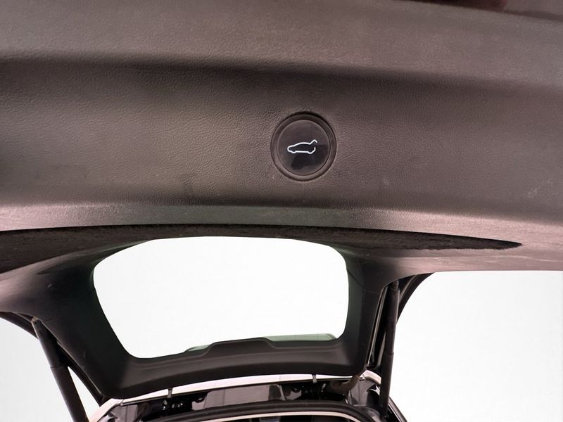 Tesla Model Y bild 30