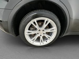 Tesla Model Y bild 34