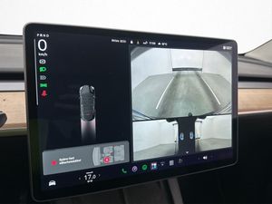 Tesla Model Y bild 19