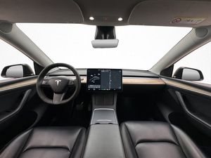 Tesla Model Y bild 17