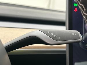 Tesla Model Y bild 18