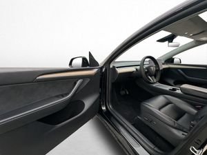 Tesla Model Y bild 11