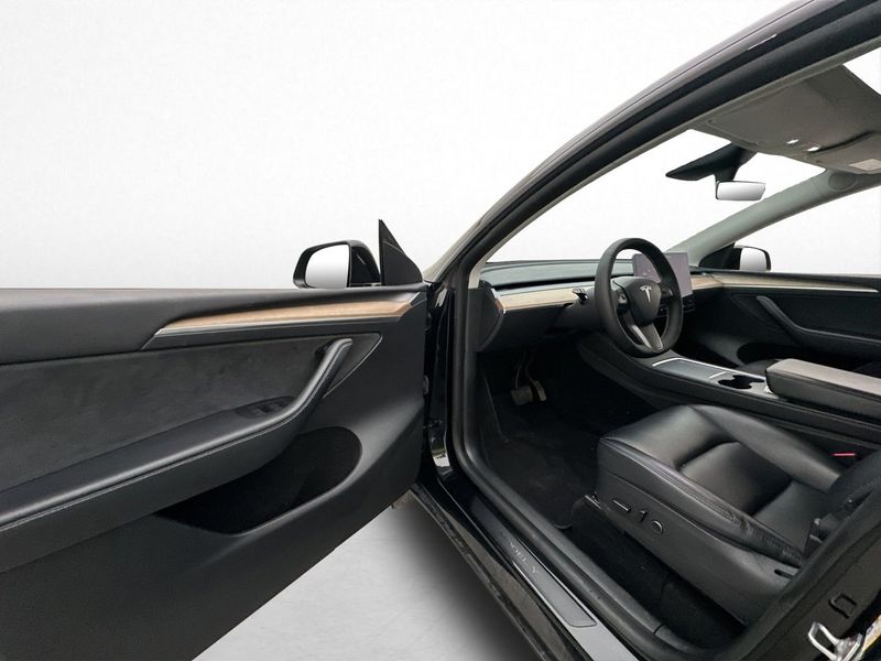 Tesla Model Y bild 11